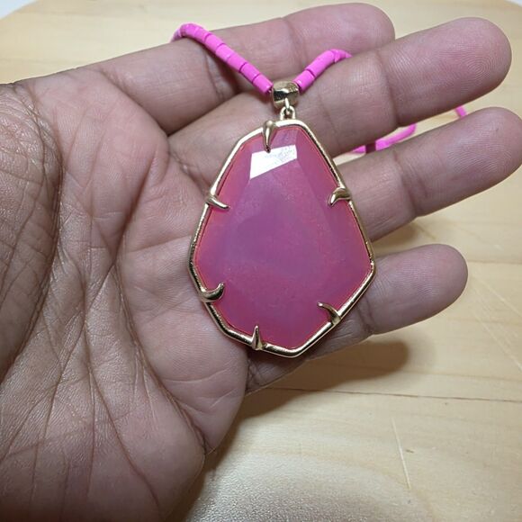 Kendra Scott Pink Unbanded Agate Beatrix Long Pendant Necklace 32 Inches Long - Picture 7 of 11